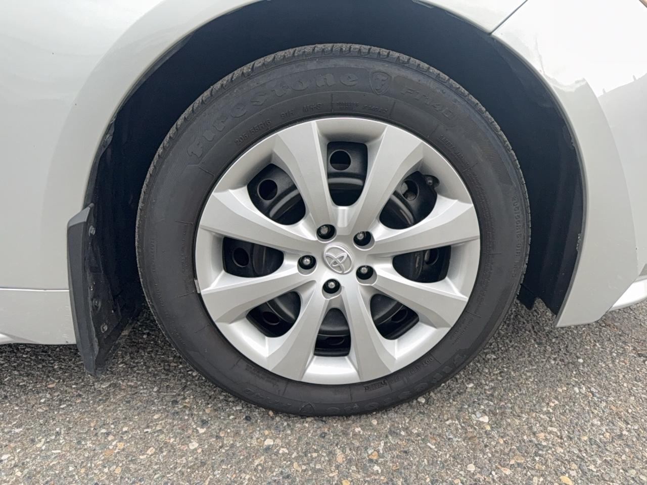 2024 Toyota Corolla LE Photo