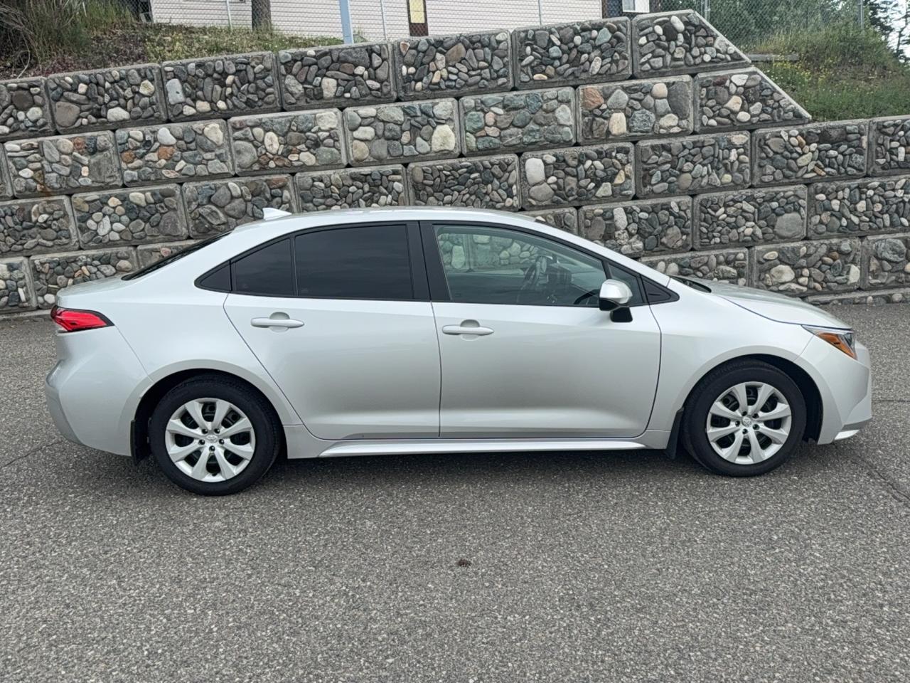 2024 Toyota Corolla LE Photo