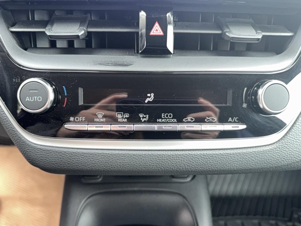 2024 Toyota Corolla LE Photo