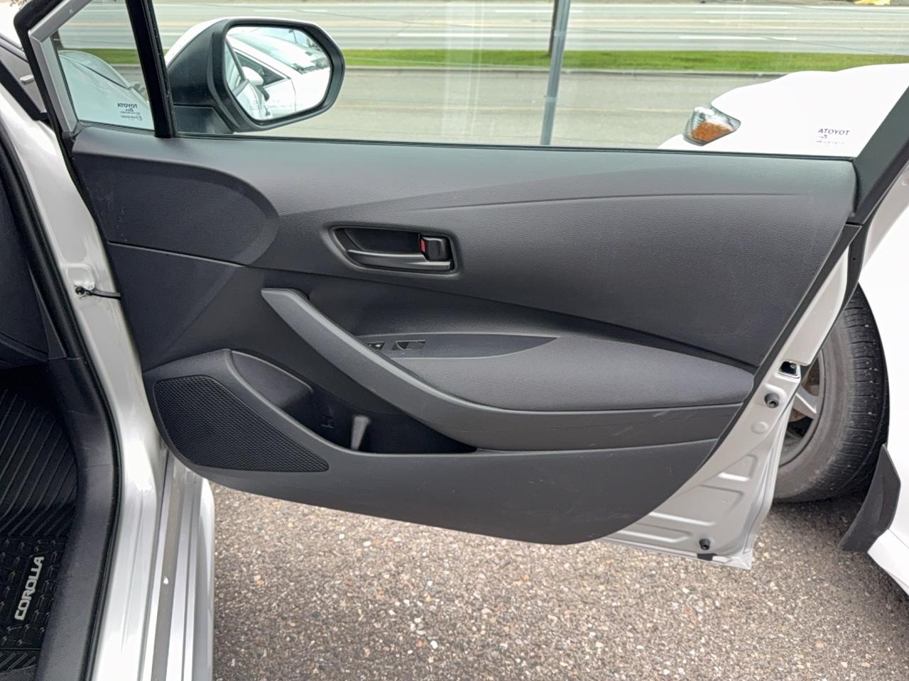 2024 Toyota Corolla LE Photo
