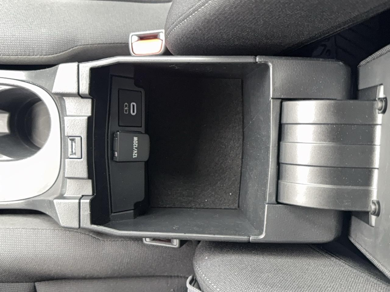 2024 Toyota Corolla LE Photo