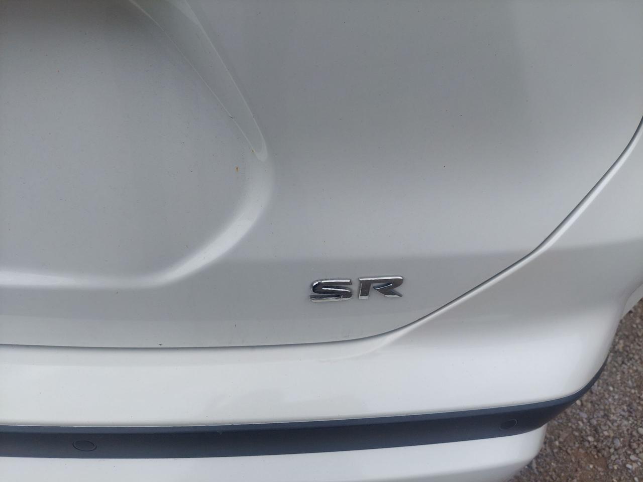 2021 Nissan Kicks SR Photo