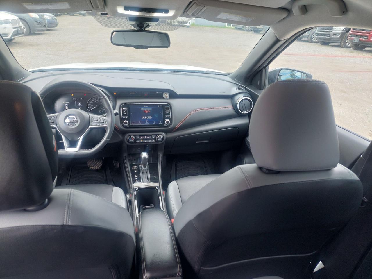 2021 Nissan Kicks SR Photo