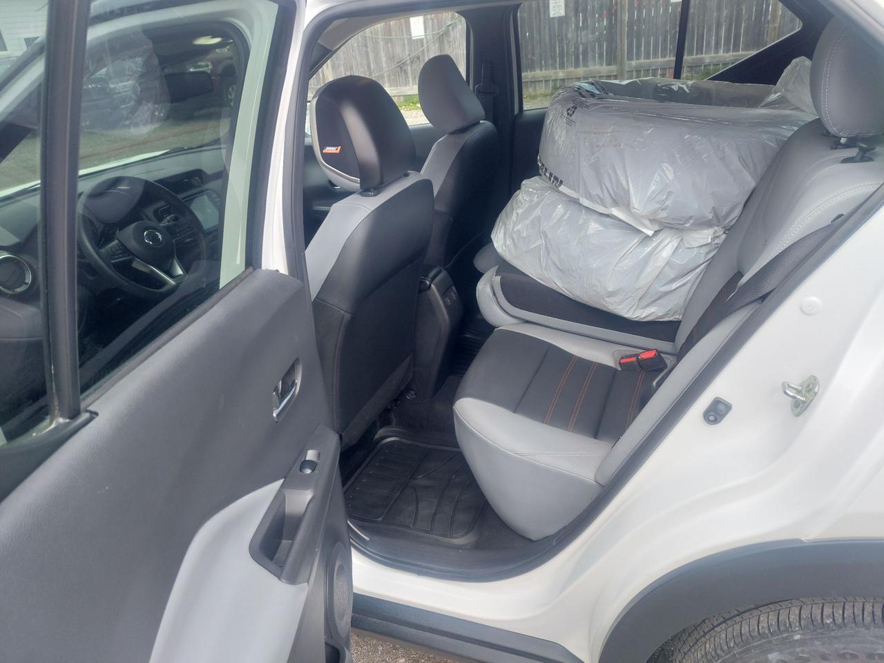 2021 Nissan Kicks SR Photo