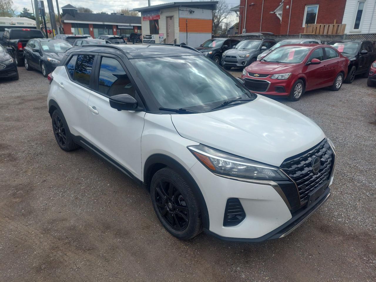2021 Nissan Kicks SR - Photo #1