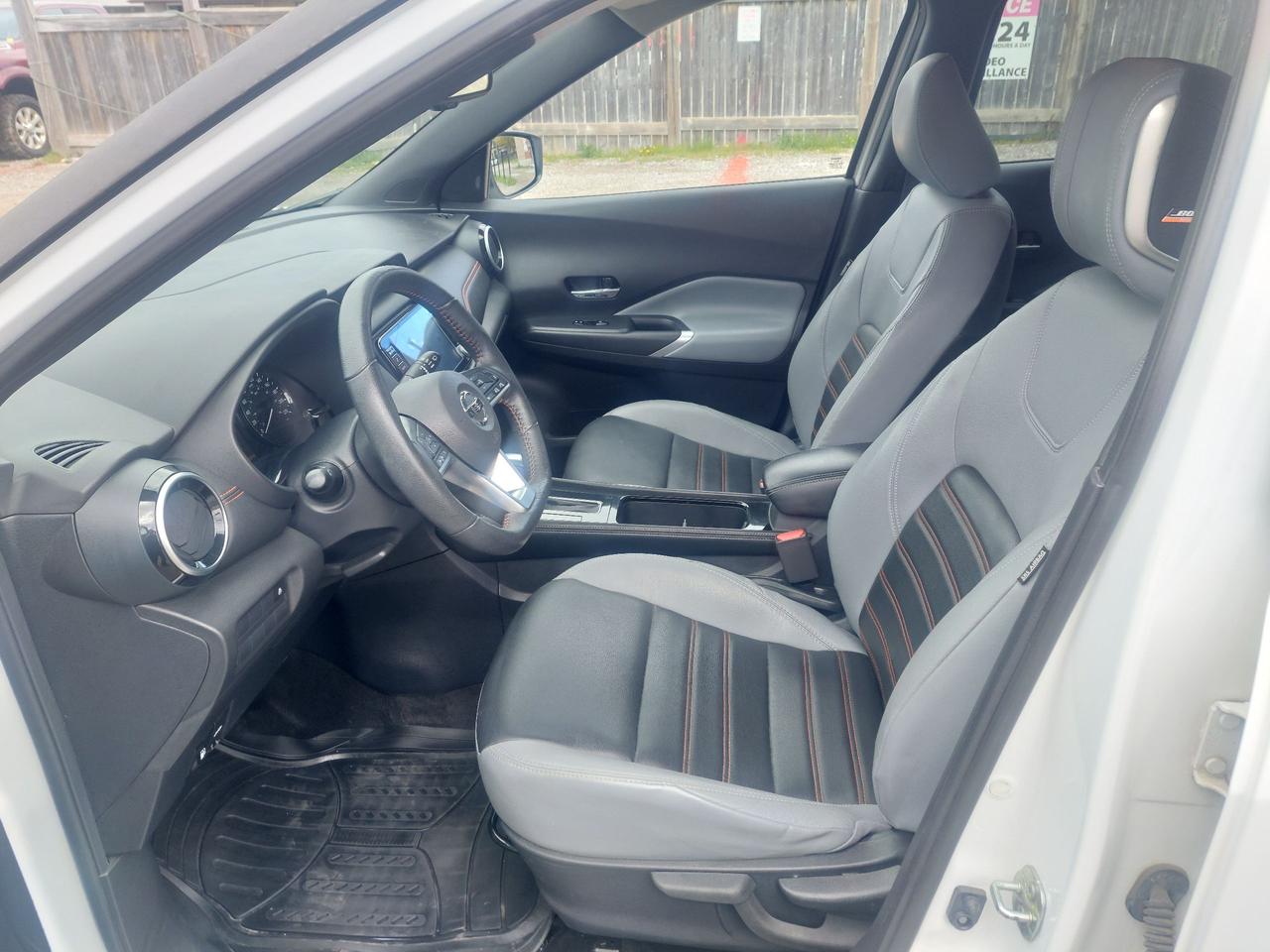 2021 Nissan Kicks SR Photo