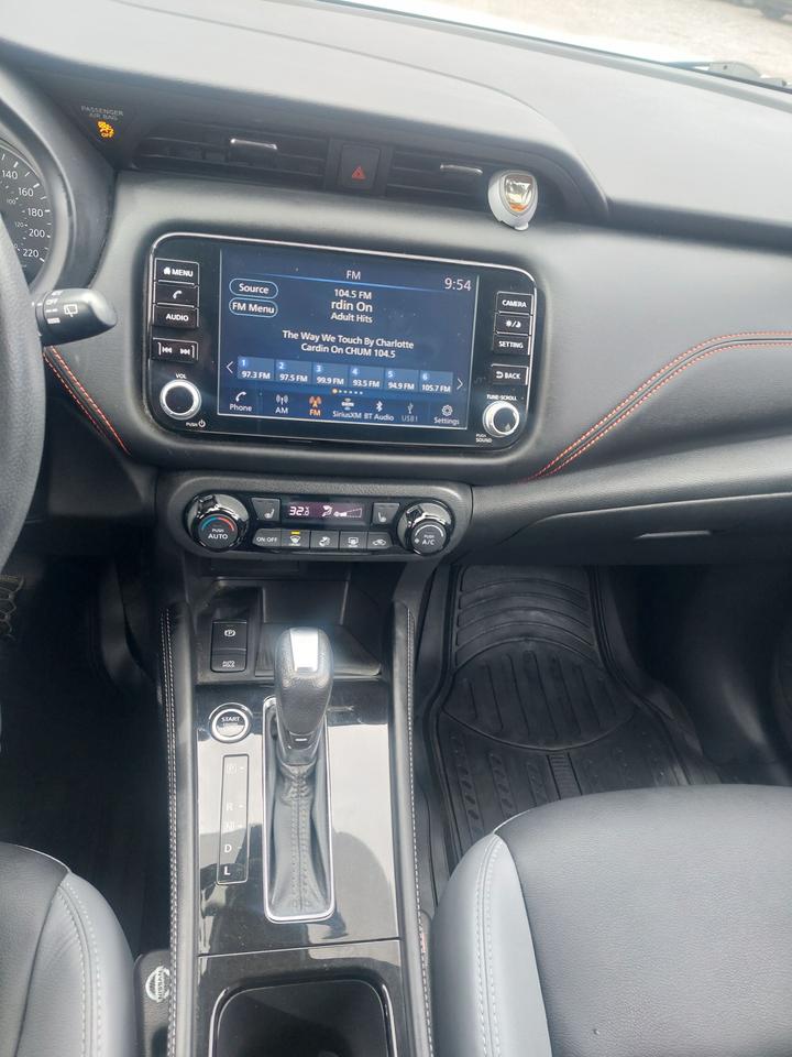 2021 Nissan Kicks SR Photo