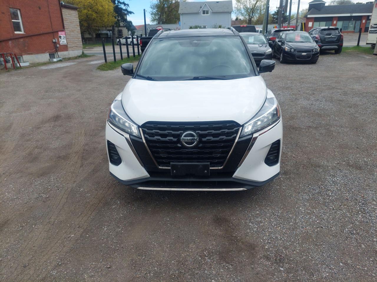 2021 Nissan Kicks SR Photo