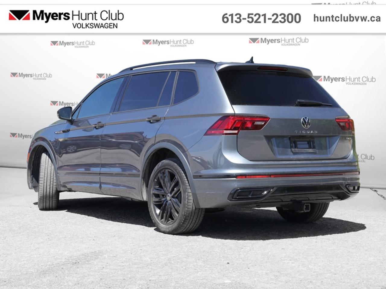 2022 Volkswagen Tiguan Comfortline R-Line Black Edition Photo3