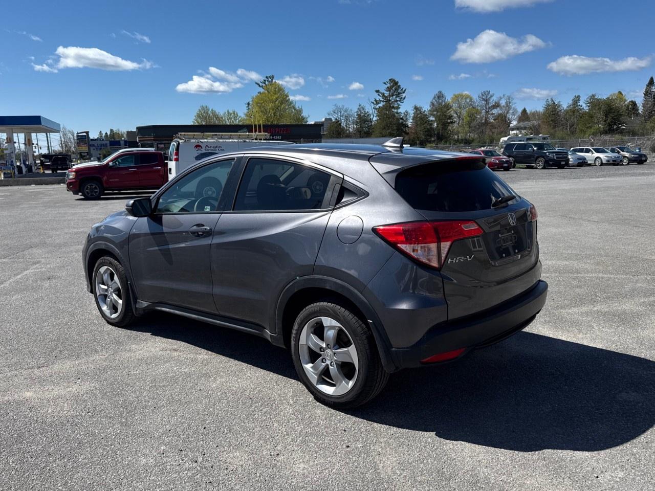 2018 Honda HR-V EX AWD CVT Photo2