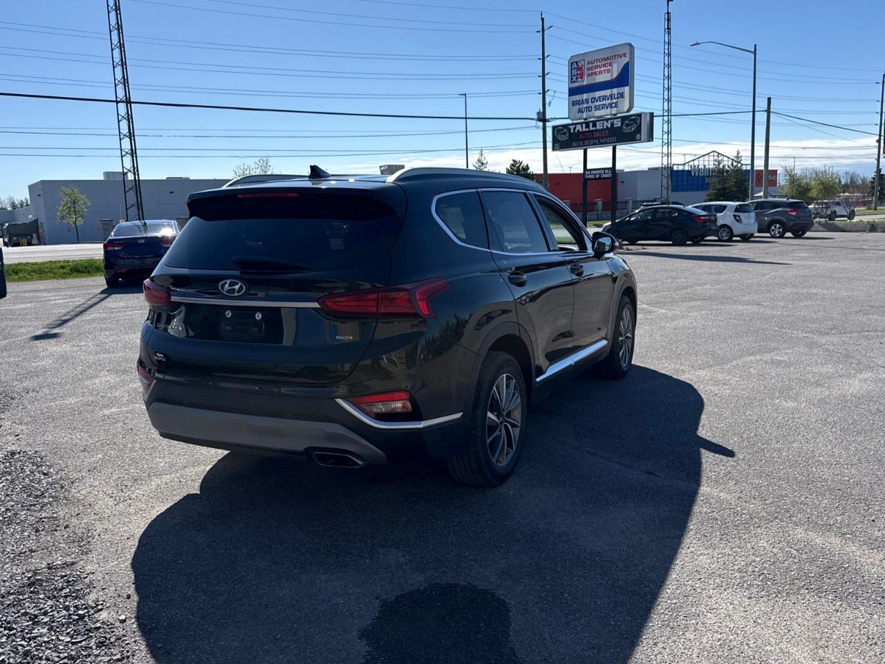 2020 Hyundai Santa Fe 2.4L Preferred AWD Photo