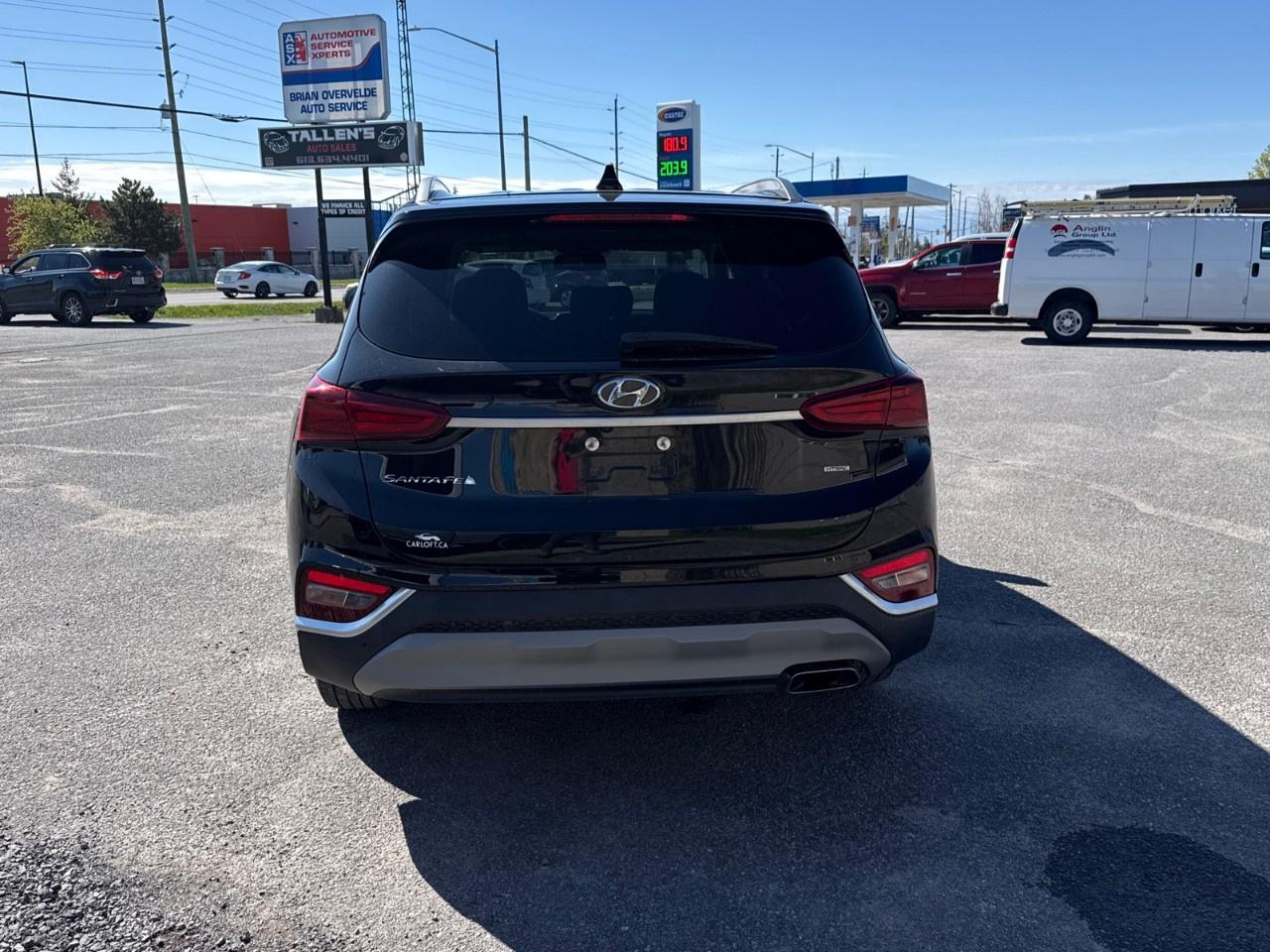 2020 Hyundai Santa Fe 2.4L Preferred AWD Photo