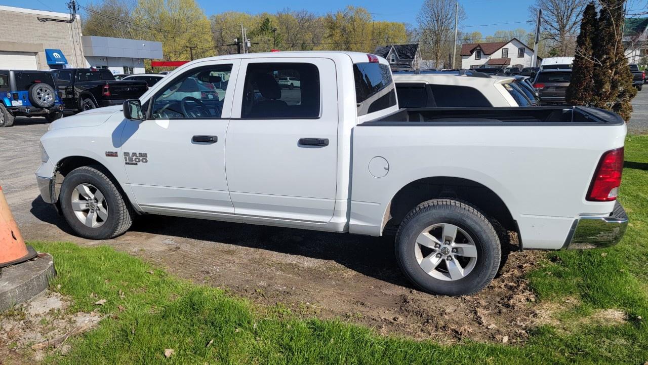 2023 RAM 1500 Classic SLT 4x4 Crew Cab 5'7" Box Photo2