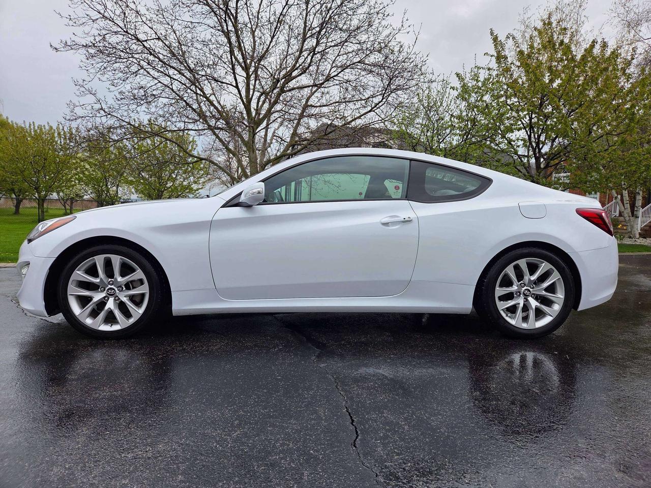 2014 Hyundai Genesis Coupe Premium Photo