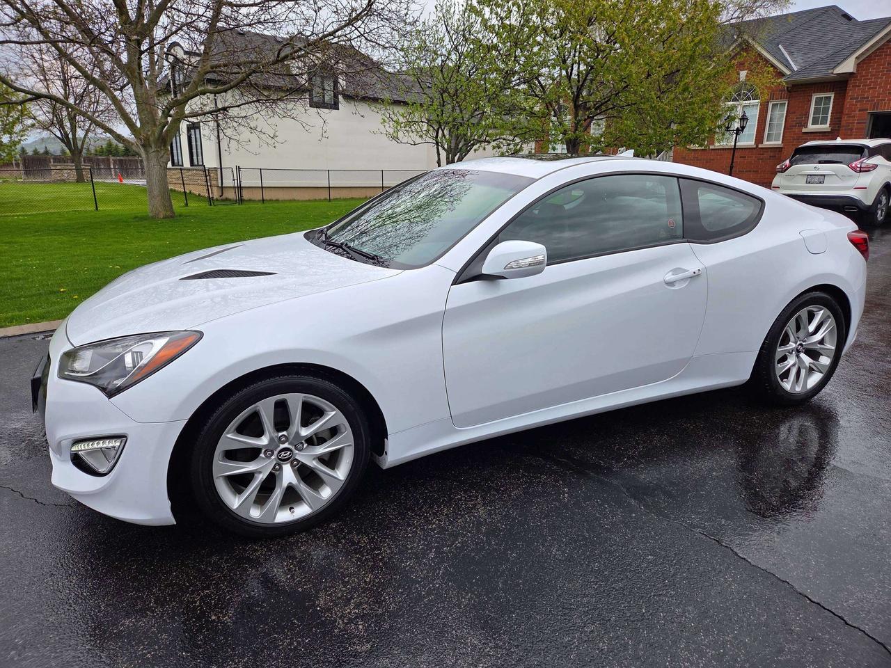 2014 Hyundai Genesis Coupe Premium Photo