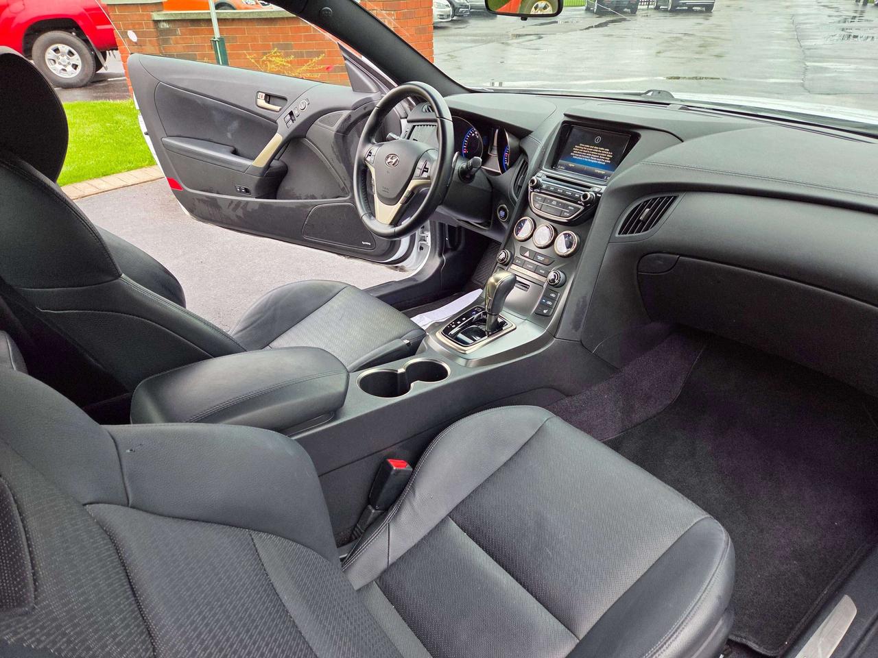 2014 Hyundai Genesis Coupe Premium Photo