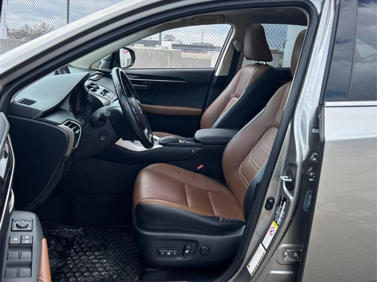 2015 Lexus NX 200t AWD - LEATHER! NAV! BACK-UP CAM! BSM! SUNROOF! Photo