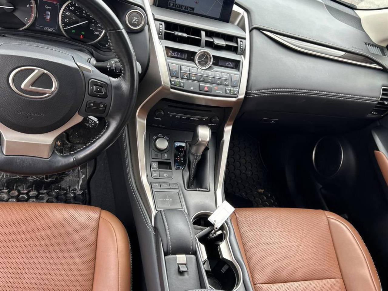 2015 Lexus NX 200t AWD - LEATHER! NAV! BACK-UP CAM! BSM! SUNROOF! Photo