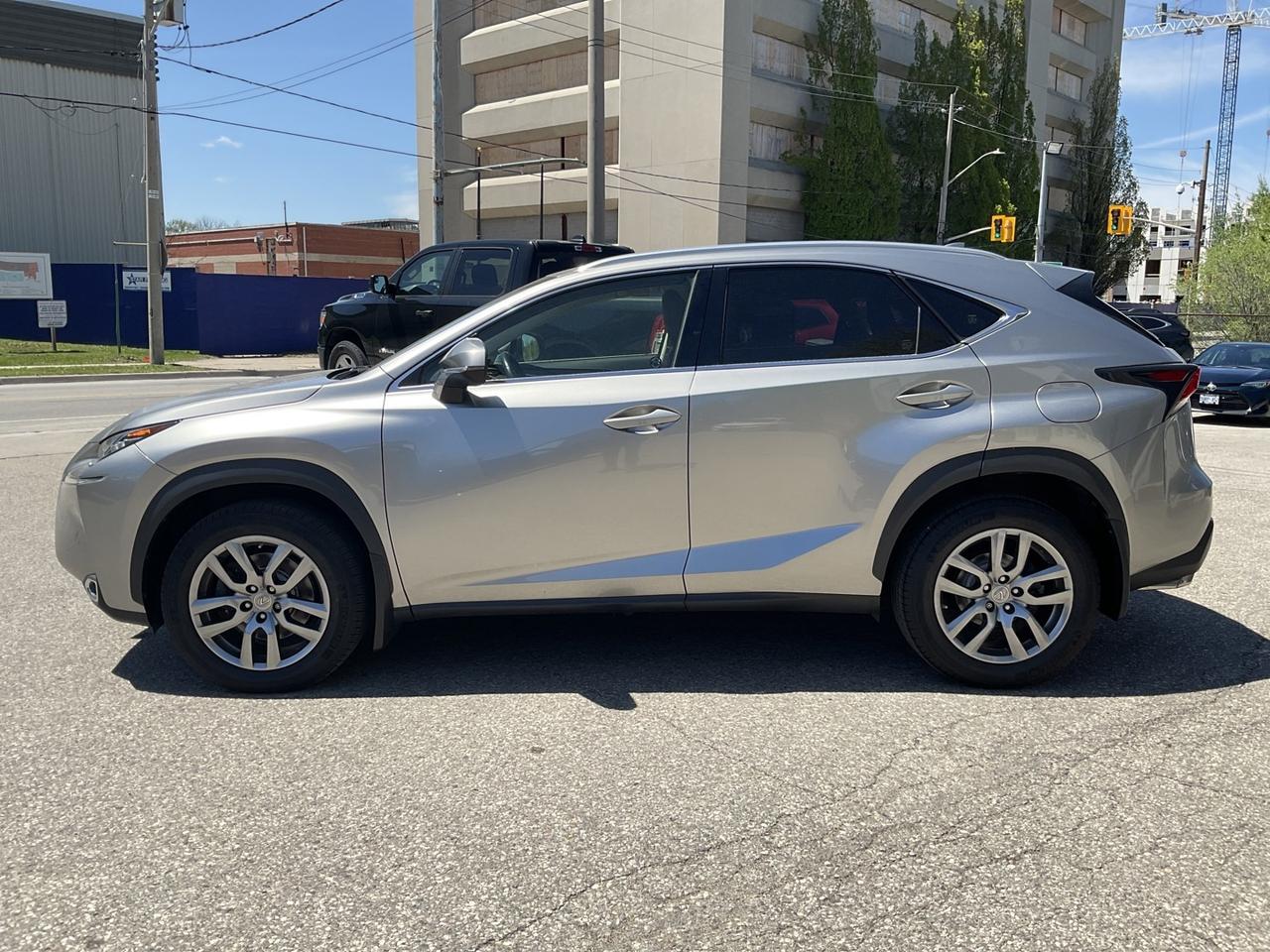 2015 Lexus NX 200t AWD - LEATHER! NAV! BACK-UP CAM! BSM! SUNROOF! Photo