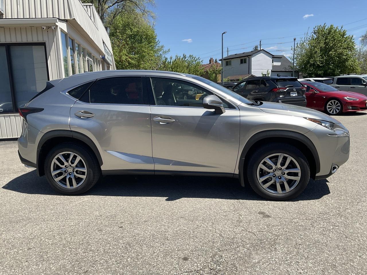 2015 Lexus NX 200t AWD - LEATHER! NAV! BACK-UP CAM! BSM! SUNROOF! Photo
