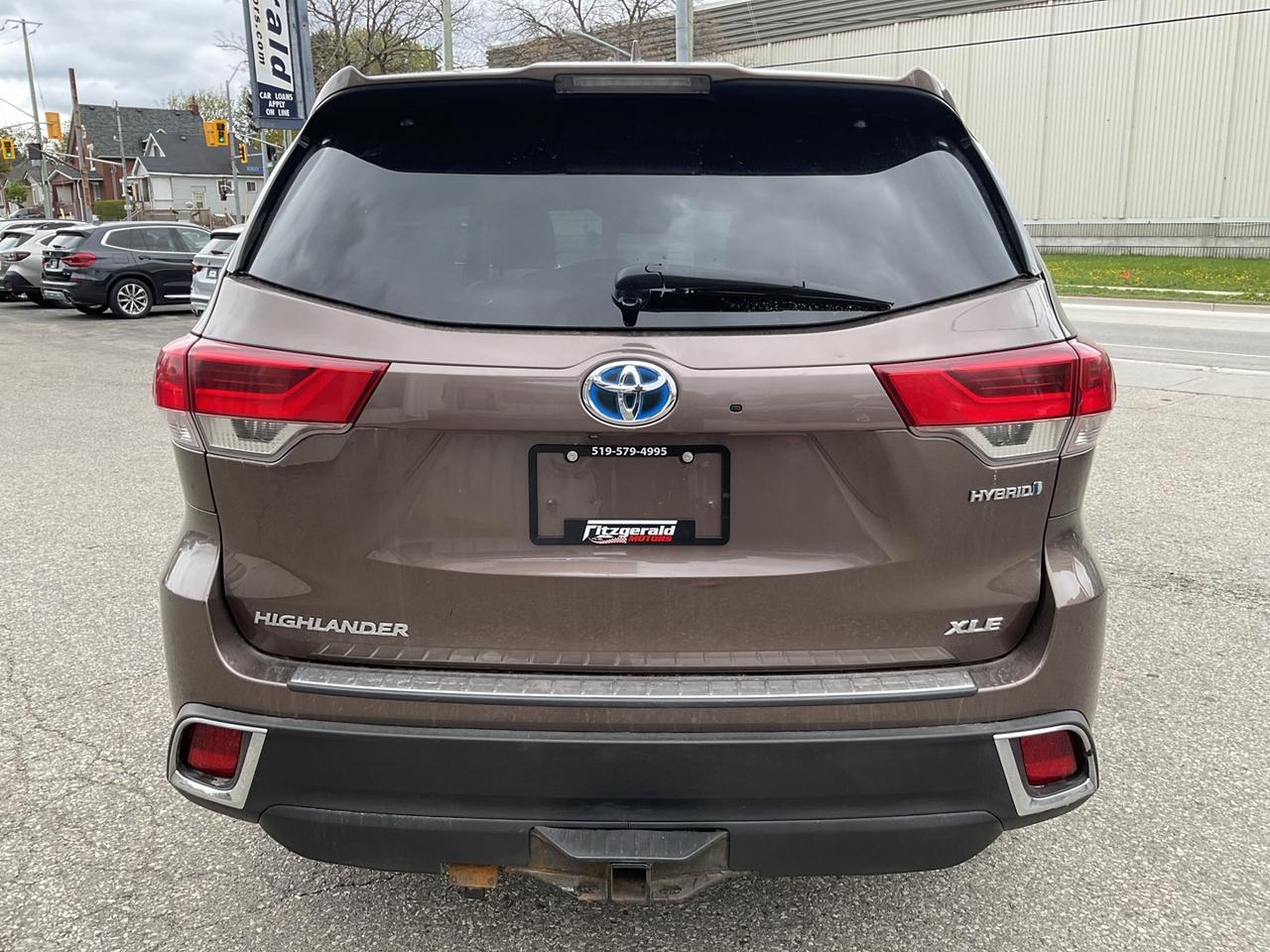 2018 Toyota Highlander Hybrid XLE AWD - LTHR! NAV! BACK-UP CAM! BSM! 8 PA Photo