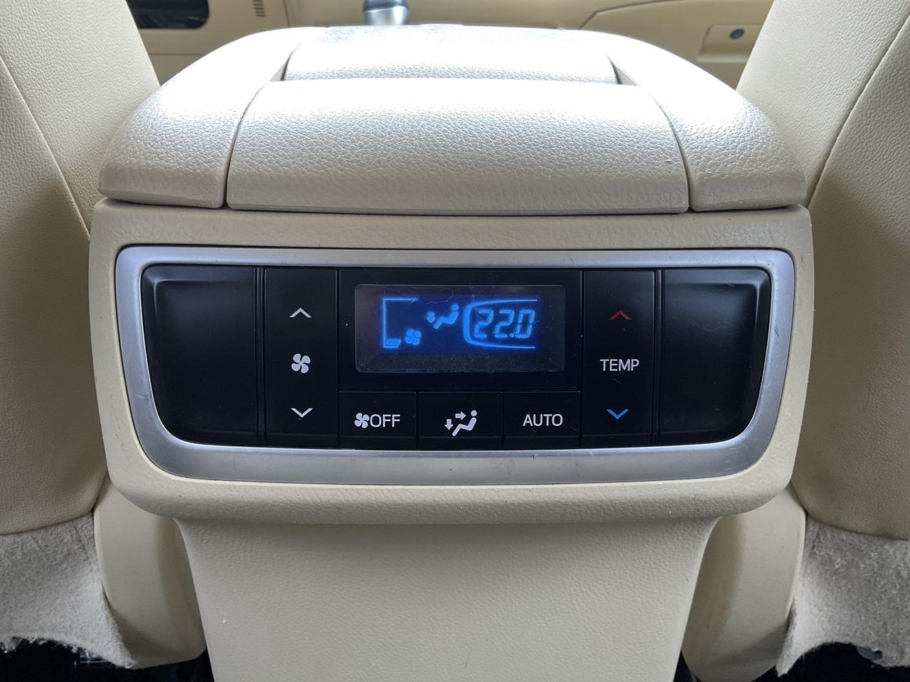 2018 Toyota Highlander Hybrid XLE AWD - LTHR! NAV! BACK-UP CAM! BSM! 8 PA Photo