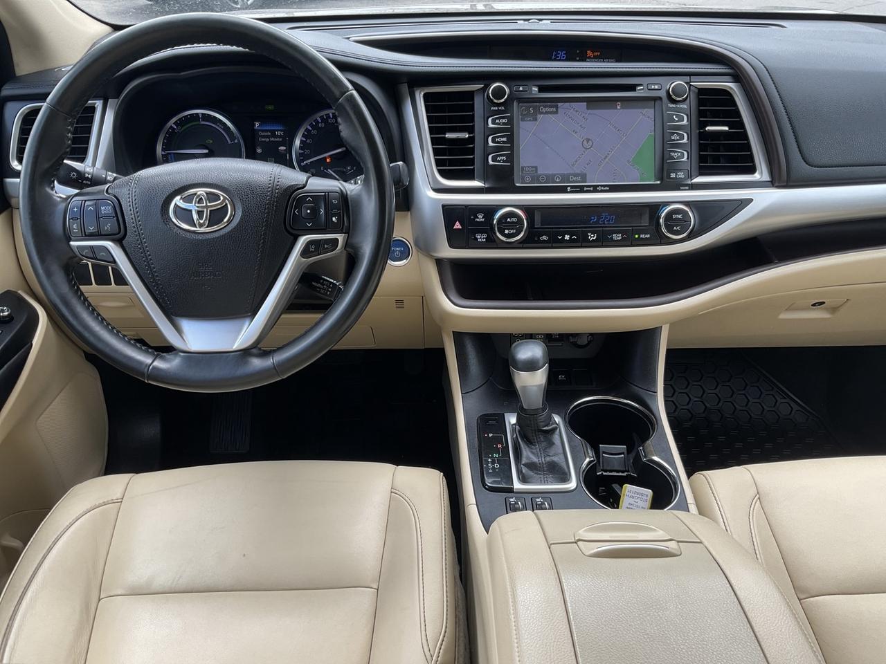2018 Toyota Highlander Hybrid XLE AWD - LTHR! NAV! BACK-UP CAM! BSM! 8 PA Photo