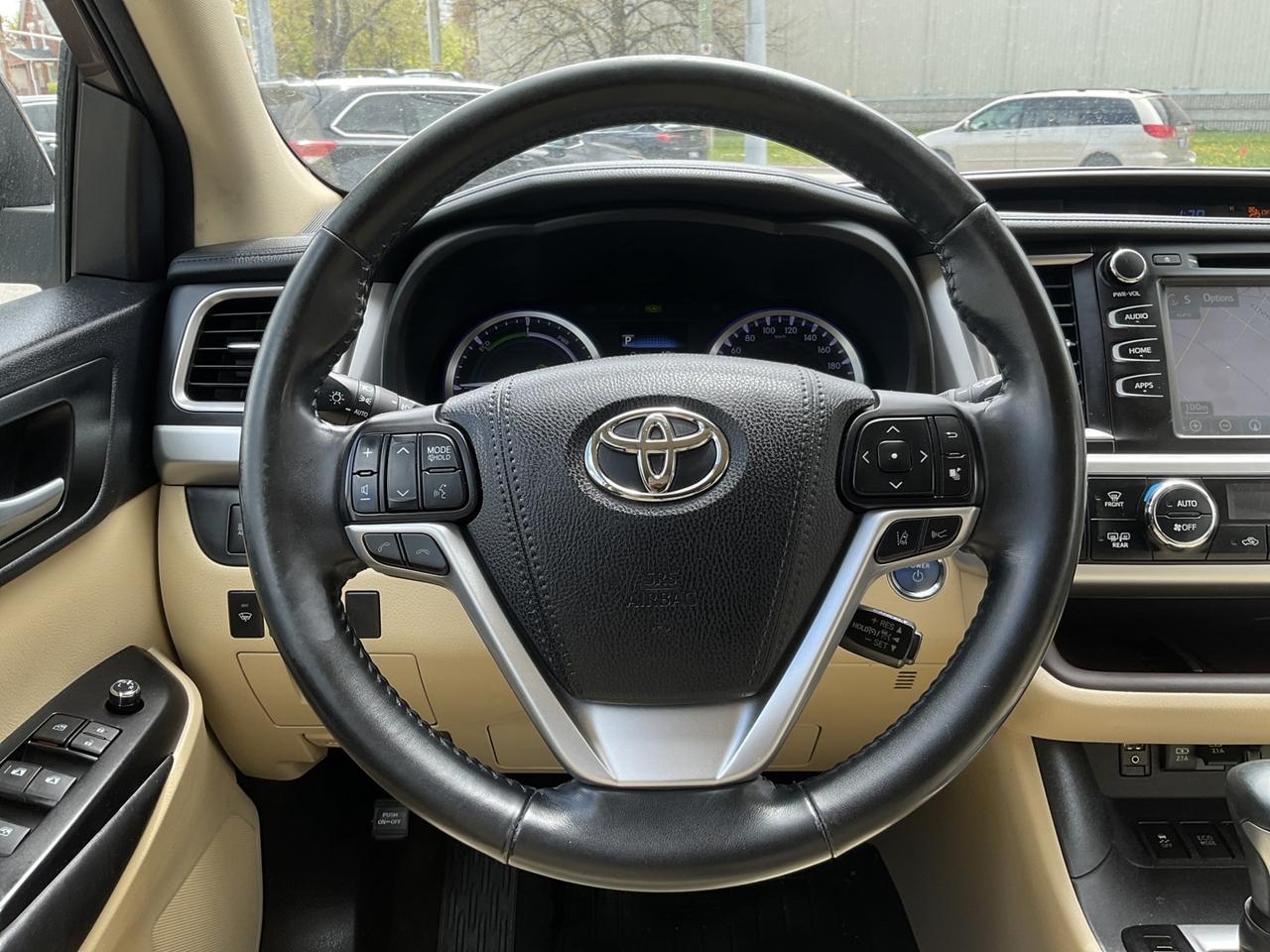 2018 Toyota Highlander Hybrid XLE AWD - LTHR! NAV! BACK-UP CAM! BSM! 8 PA Photo