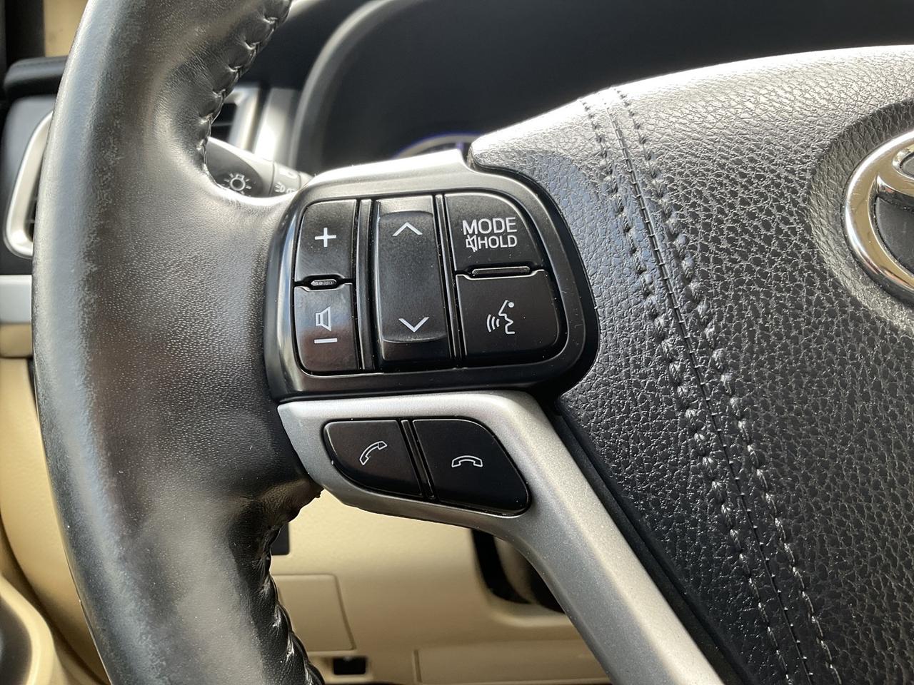 2018 Toyota Highlander Hybrid XLE AWD - LTHR! NAV! BACK-UP CAM! BSM! 8 PA Photo