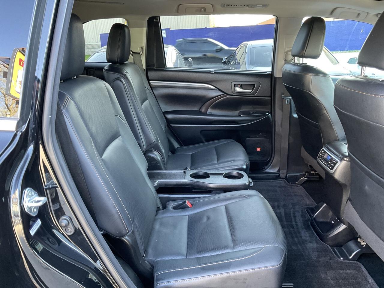 2017 Toyota Highlander Hybrid Limited AWD - LTHR! NAV! 360 CAM! BSM! PANO Photo