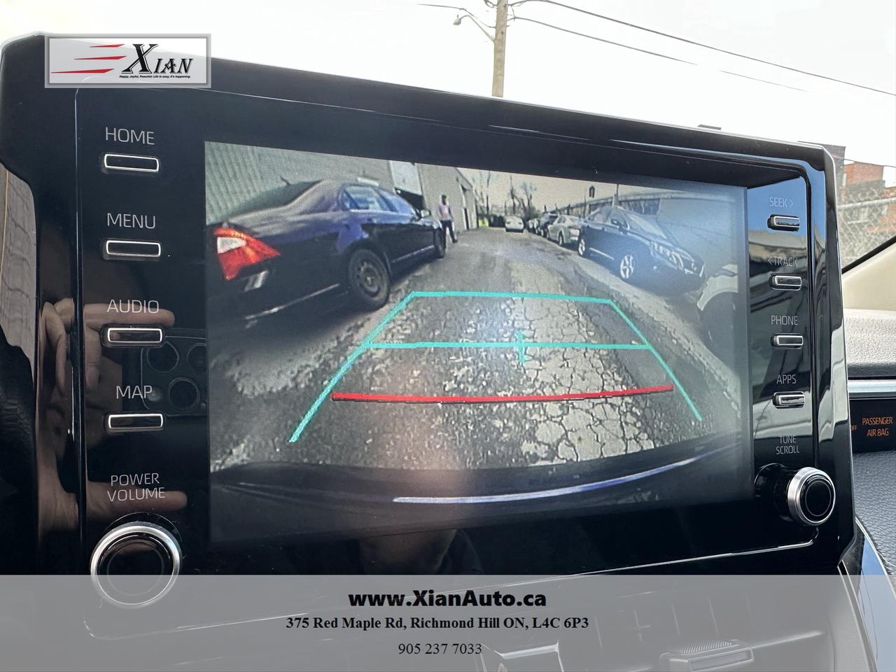 2020 Toyota Corolla LE Photo
