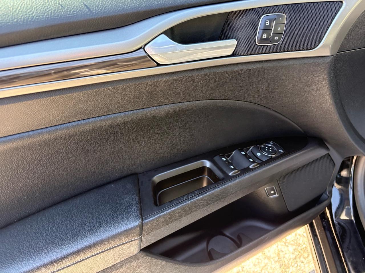 2018 Ford Fusion Energi SE FWD Photo