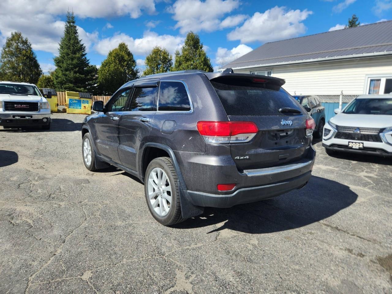 2017 Jeep Grand Cherokee Limited 4dr 4x4 Photo4
