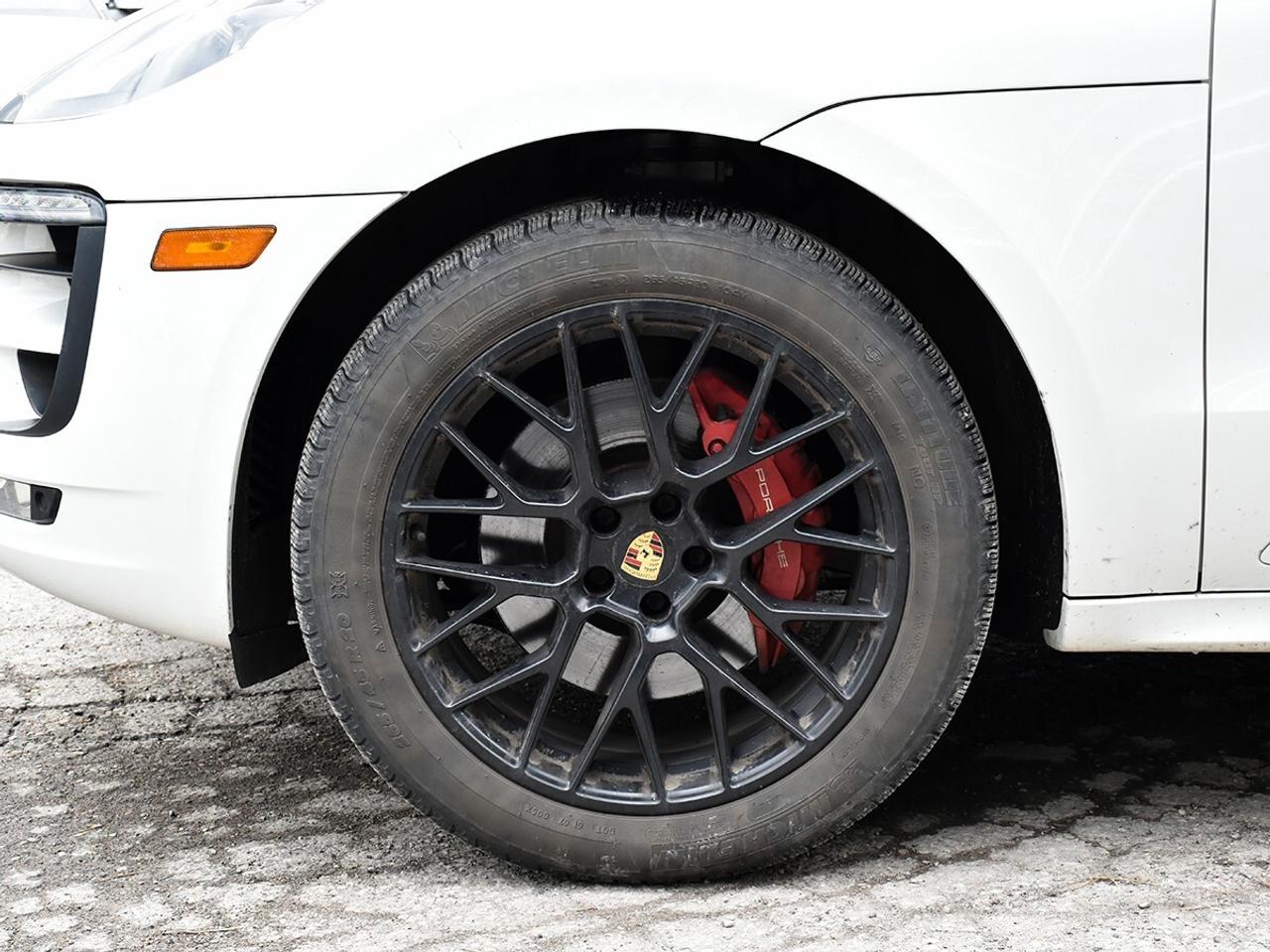 2018 Porsche Macan GTS Photo4