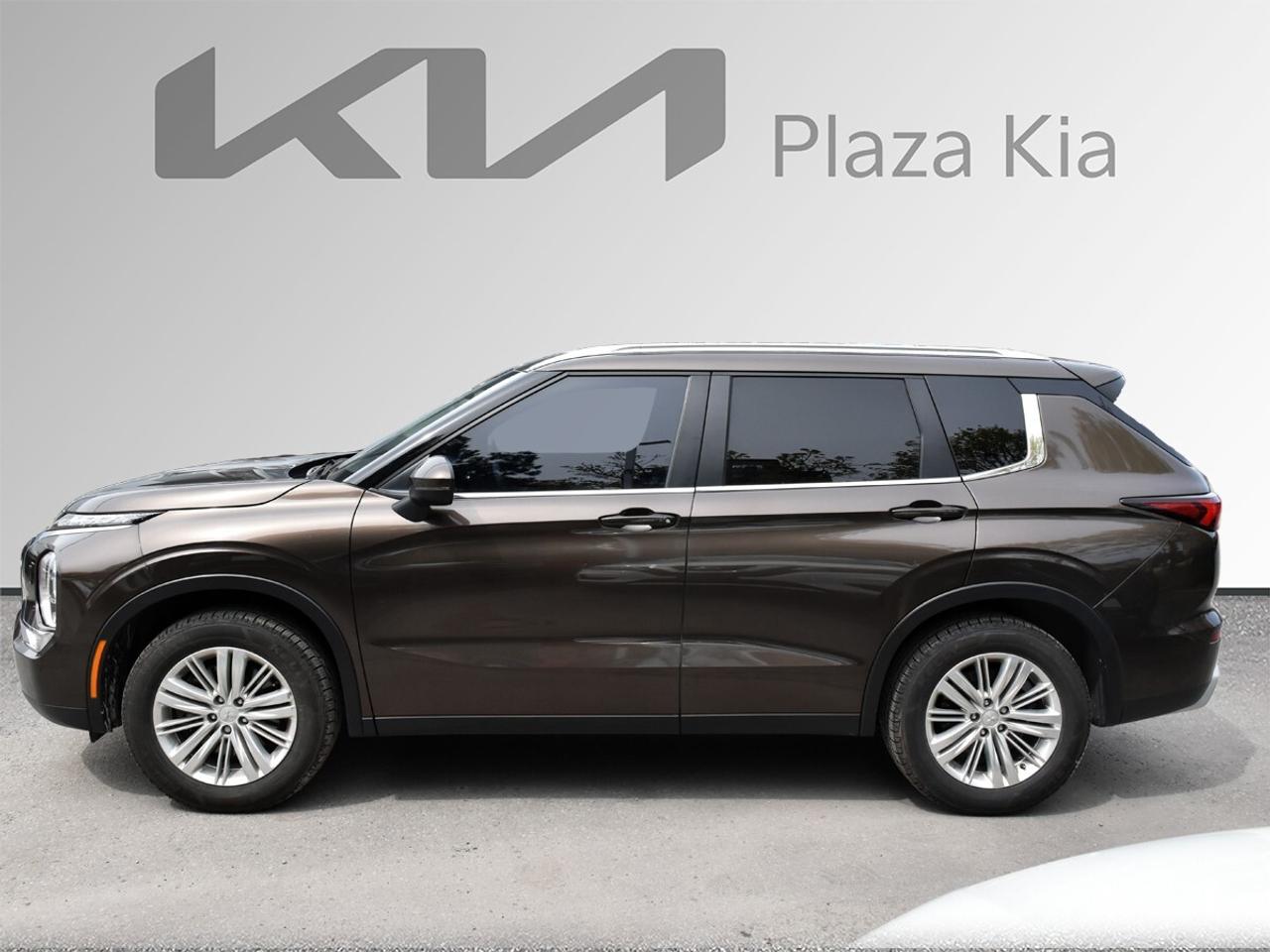 2023 Mitsubishi Outlander LE Photo