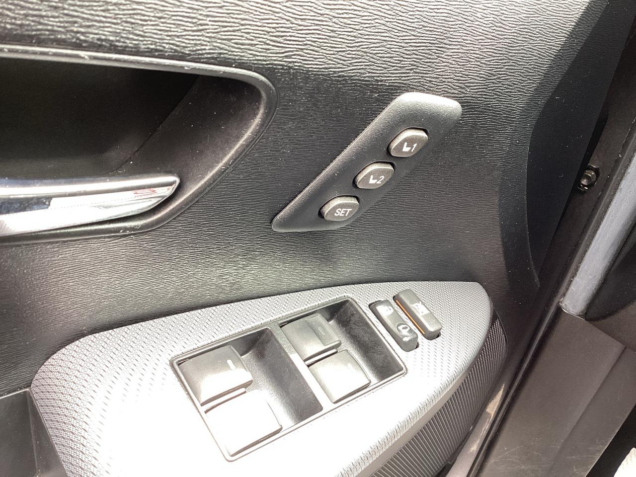 2014 Toyota Venza Limited V6 AWD **AS IS** Photo