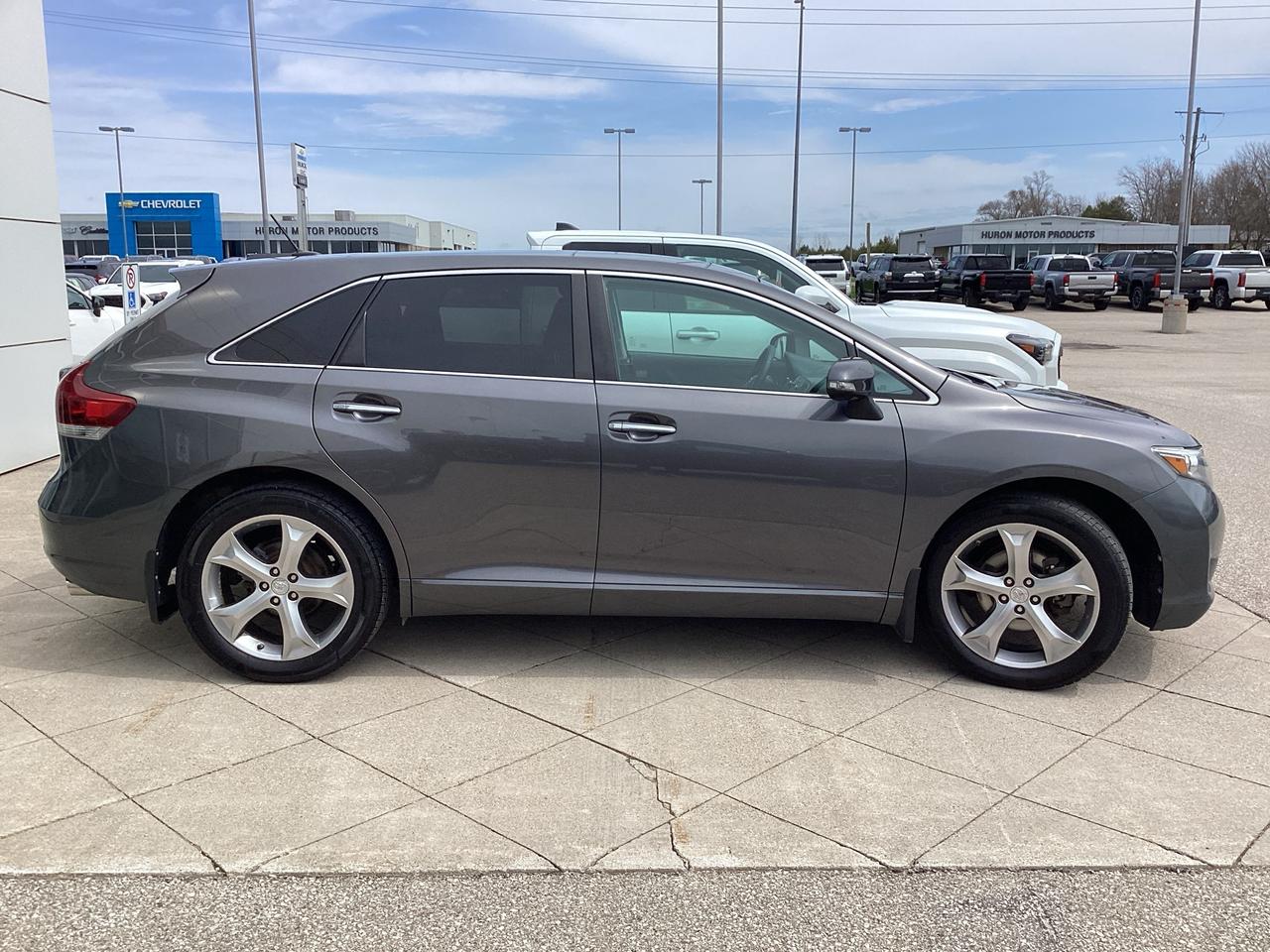 2014 Toyota Venza Limited V6 AWD **AS IS** Photo