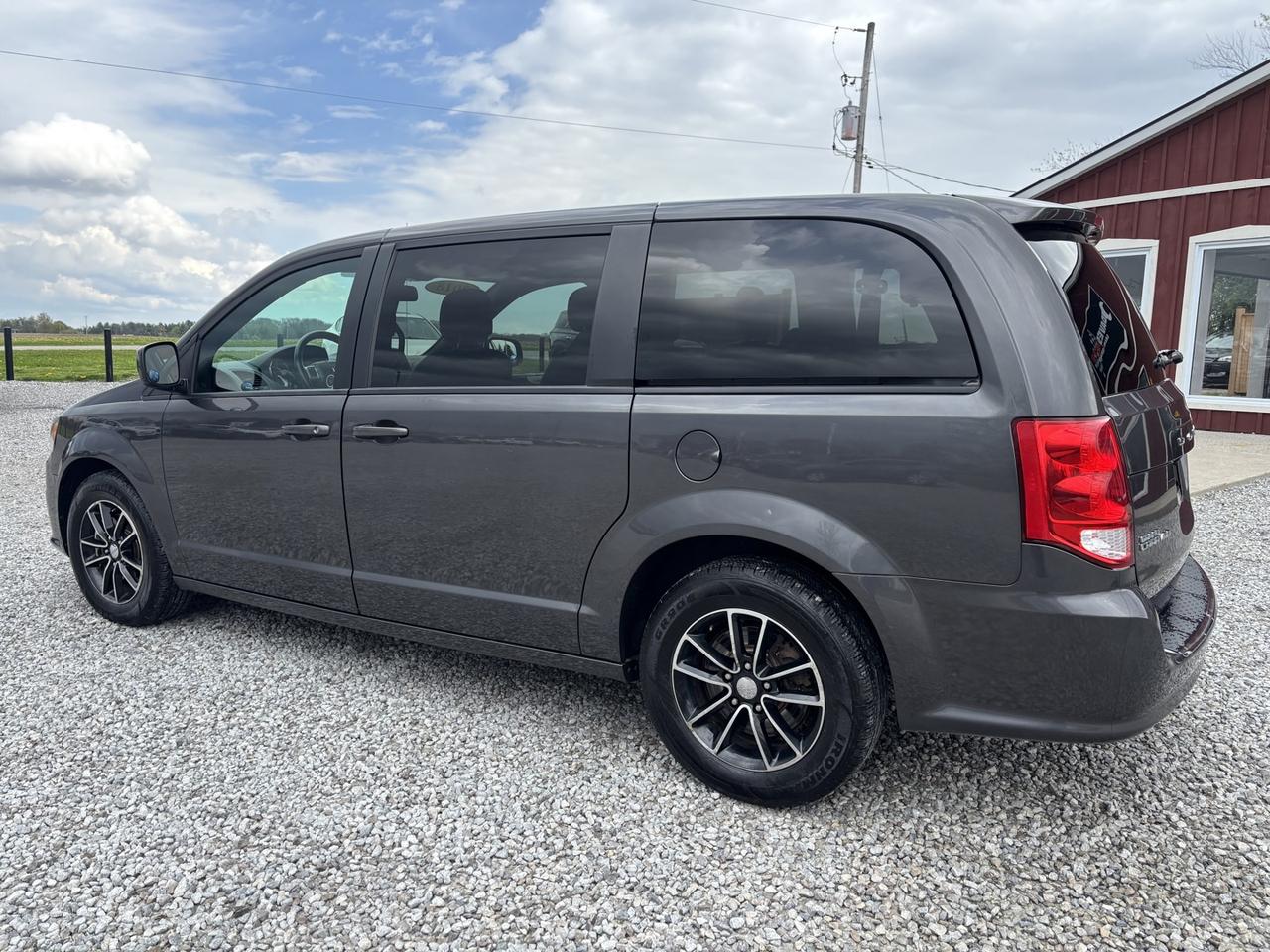 2018 Dodge Grand Caravan GT Photo2