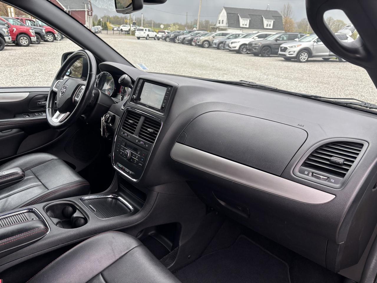 2018 Dodge Grand Caravan GT Photo