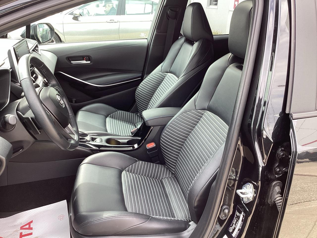 2020 Toyota Corolla XSE CVT Photo