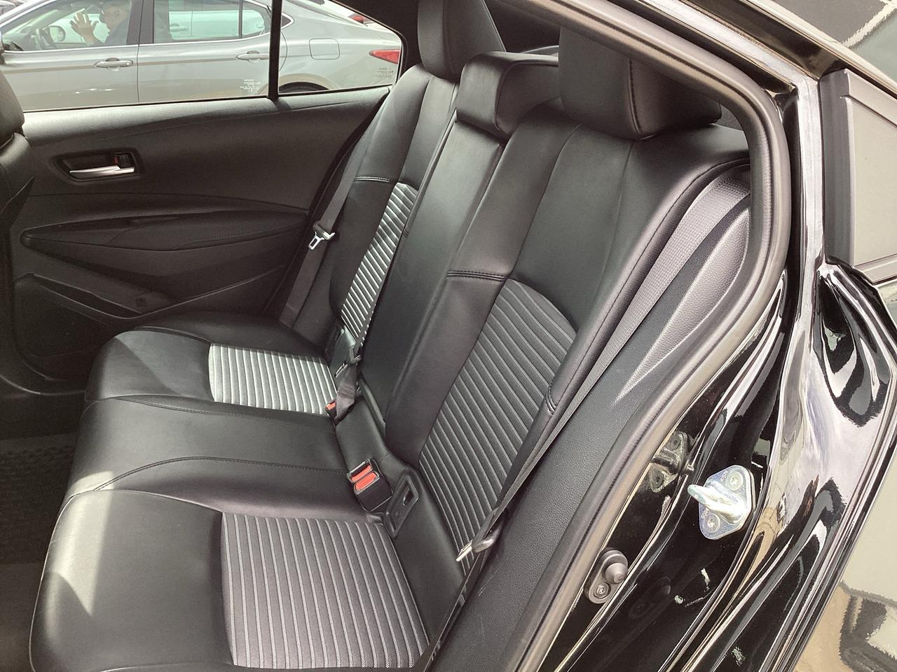 2020 Toyota Corolla XSE CVT Photo4