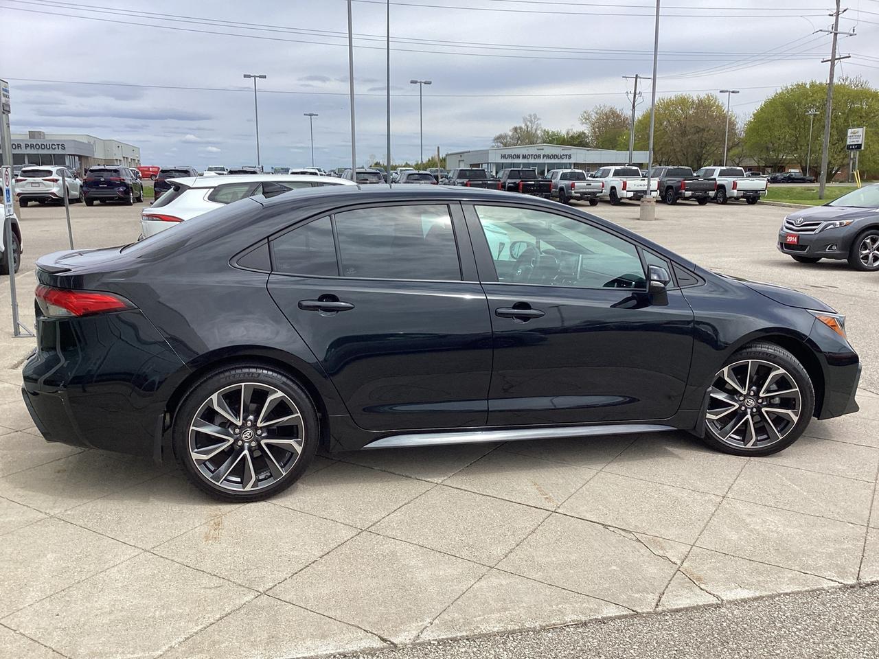 2020 Toyota Corolla XSE CVT Photo