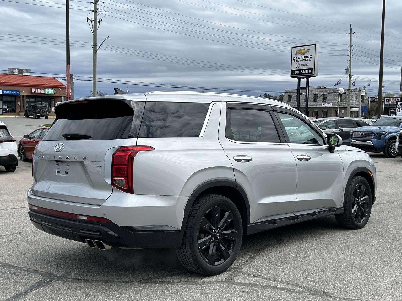 2023 Hyundai PALISADE Urban 7-Passenger AWD Photo4
