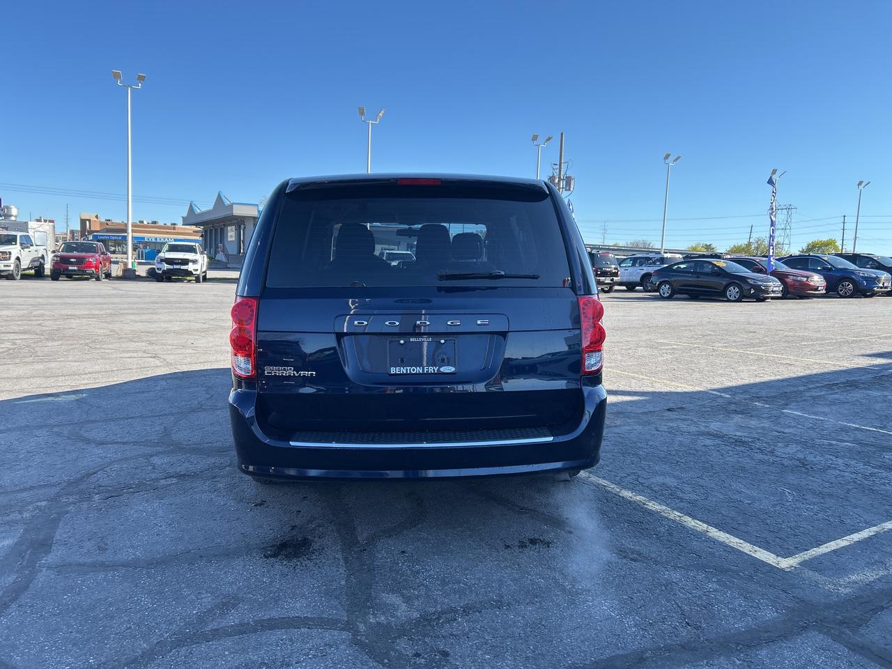 2015 Dodge Grand Caravan CANADA VALUE PKG LOW KMS 2 SETS OF TIRES 3RD ROW Photo3