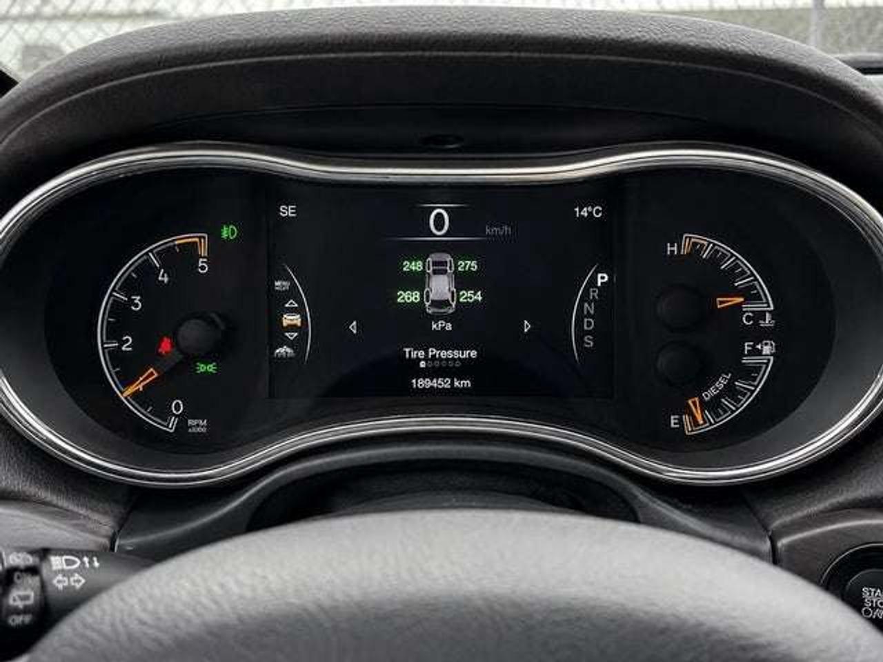 2015 Jeep Grand Cherokee Overland Diesel Photo
