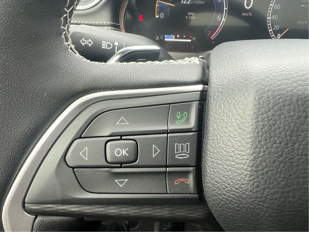 2025 Jeep Grand Cherokee L Altitude 4x4 V6 *NAVI *SUNROOF *TOW PACK *LOW KMS Photo