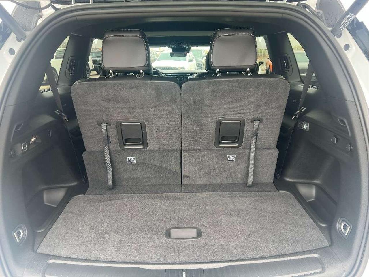 2025 Jeep Grand Cherokee Altitude 4x4 V6 *SUNROOF *TOW PACK *LOW KM *6-PASS Photo