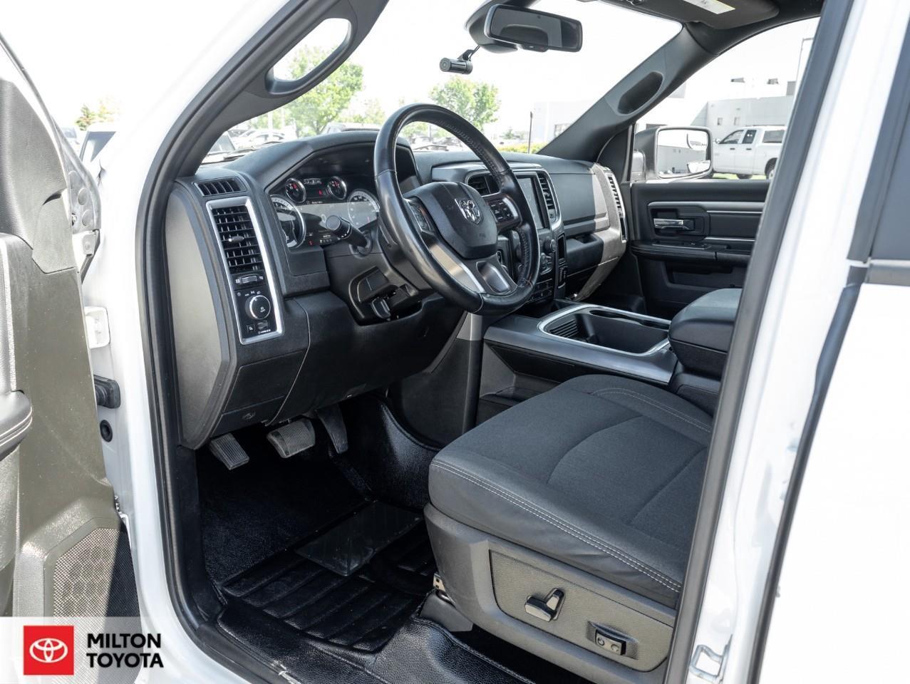 2022 RAM 1500 Classic CREW CAB NAVIGATION APPLE CARPLAY ALPINE SPEAKERS Photo