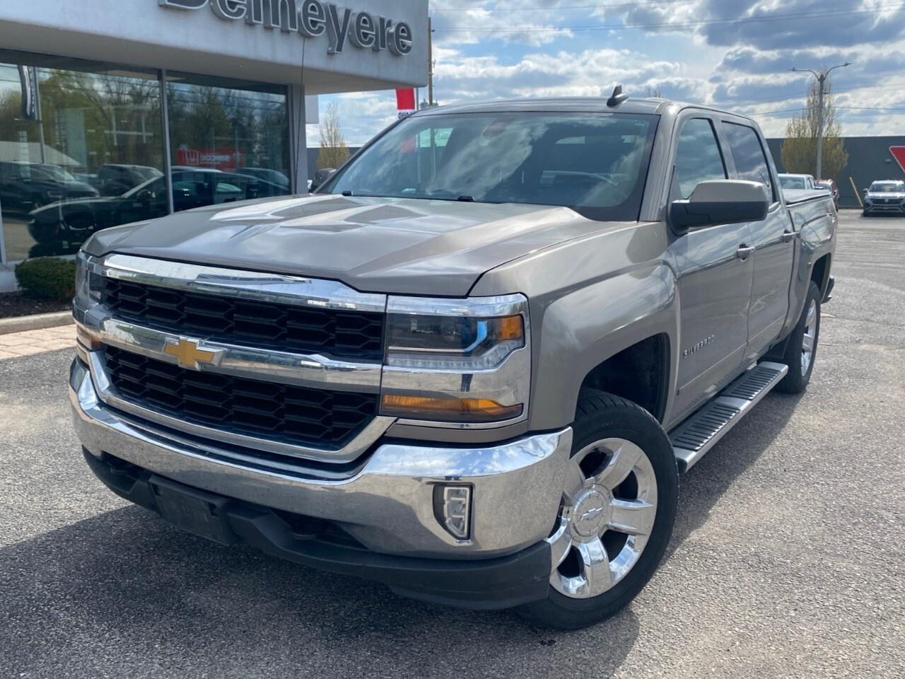 2017 Chevrolet Silverado 1500 Crew Cab Short Box 4-Wheel Drive LT w/1LT Photo