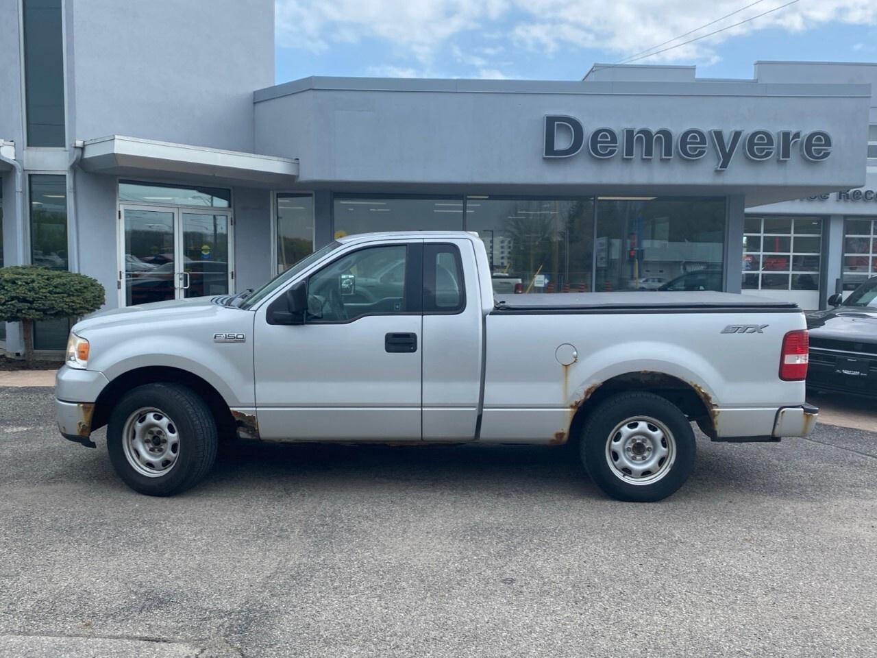 2006 Ford F-150 2WD Regular Cab Styleside 6-1/2 Ft Box XL Photo